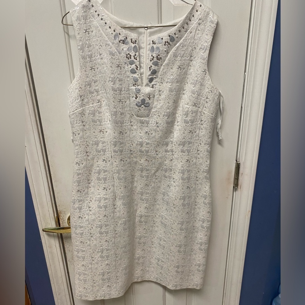 Helene Blake White Silver V-Neck Textured Embellished Cocktail Dress Size 10